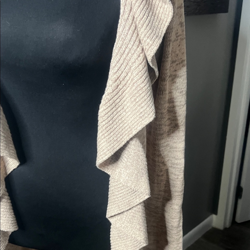 Private Label Cream Ruffled Cardigan - Picture 4 of 8